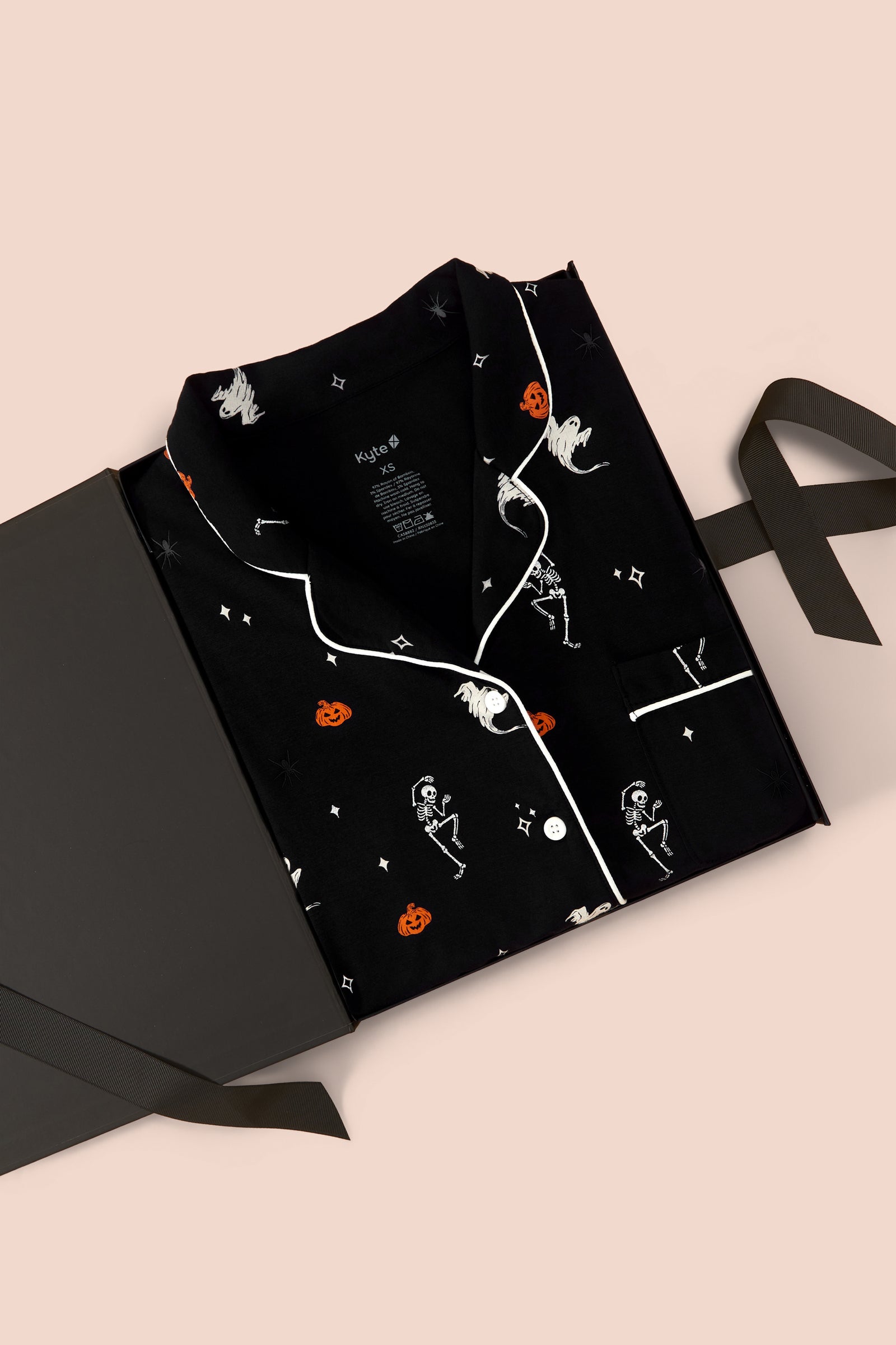 Long-Sleeved Women's Pajama Set in Halloween Friends - Image 6