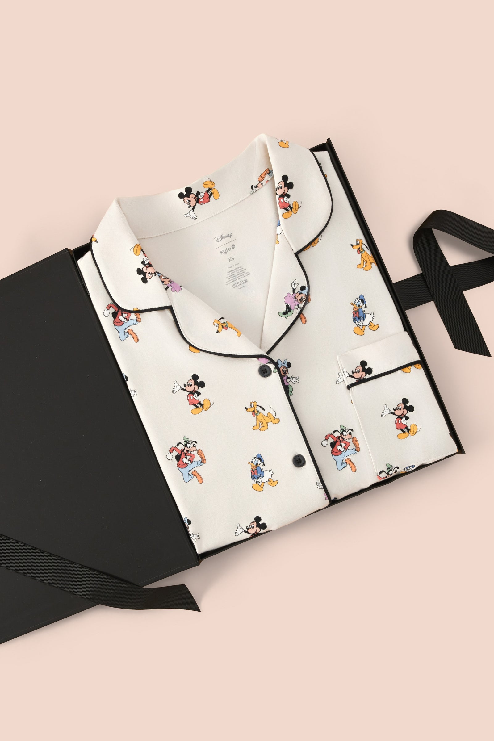 Women's Short Sleeve Pajama Set in Mickey Mouse & Friends - Image 6