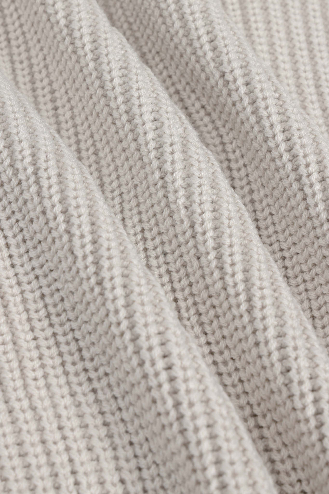 Chunky Knit Women's Cropped Cardigan in Oat - Image 6
