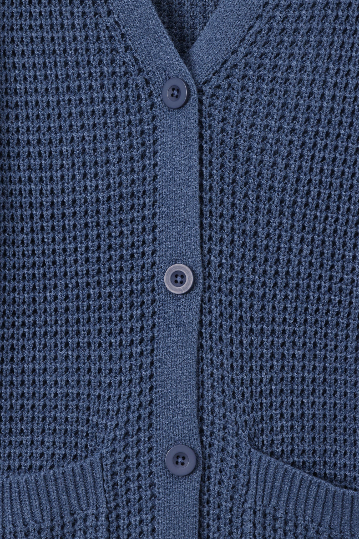 Chunky Knit Women's Waffle Cardigan in Oxford - Image 6