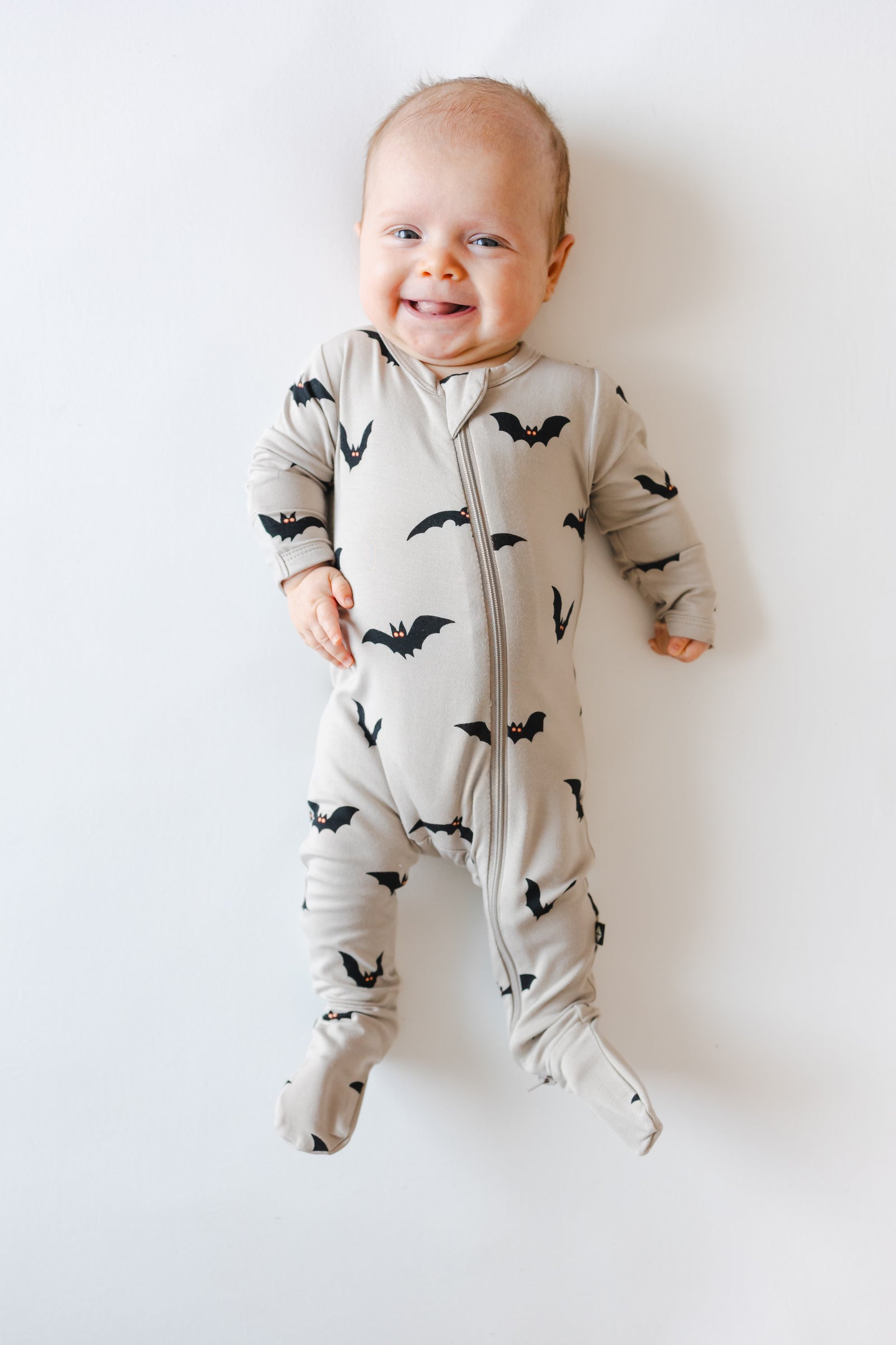 Zippered Footie in Bats - Image 4