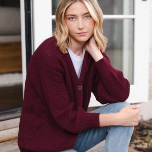 Chunky Knit Women's Waffle Cardigan in Burgundy