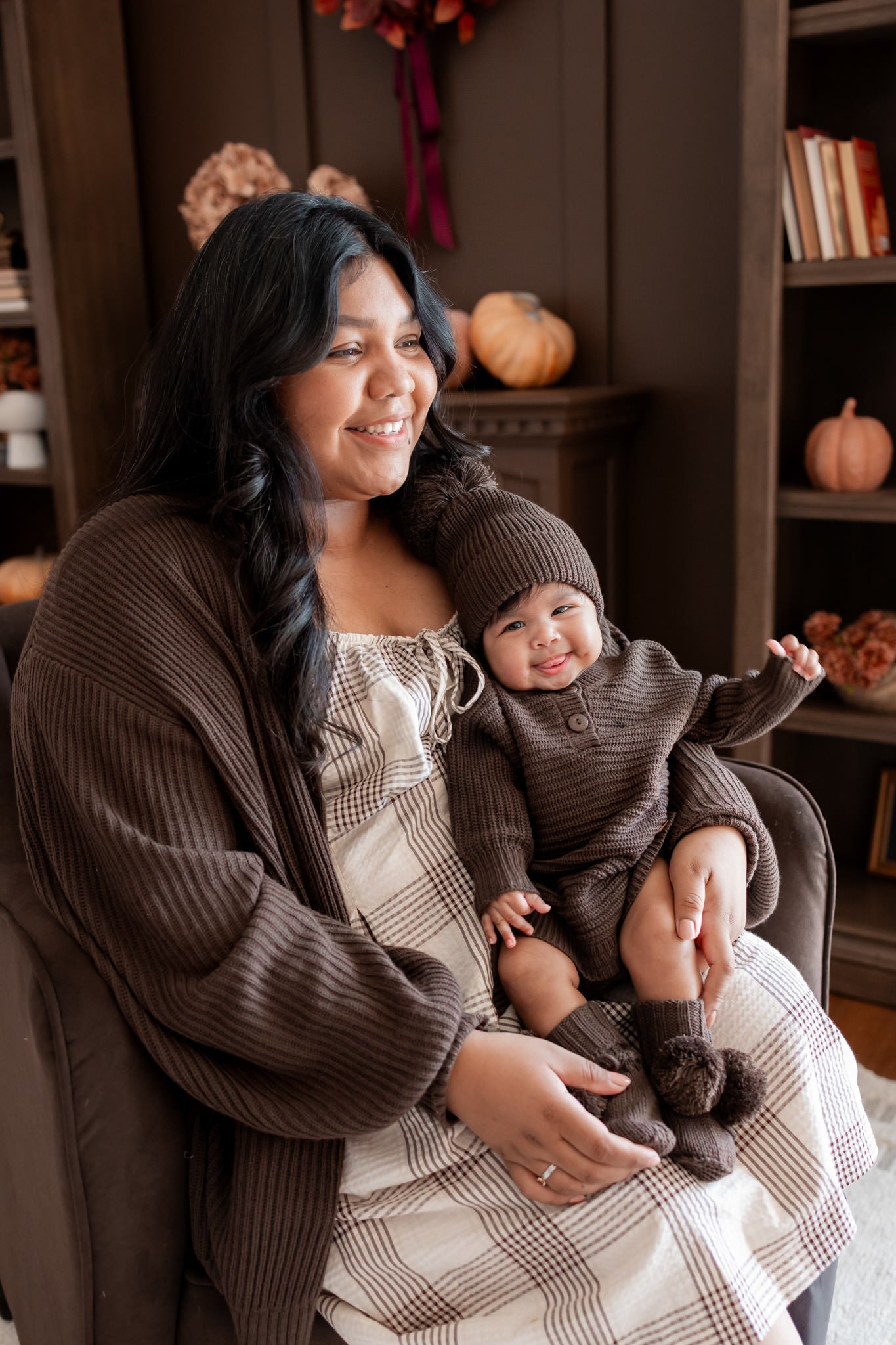 Chunky Knit Women's Oversized Cardigan in Espresso - Image 5