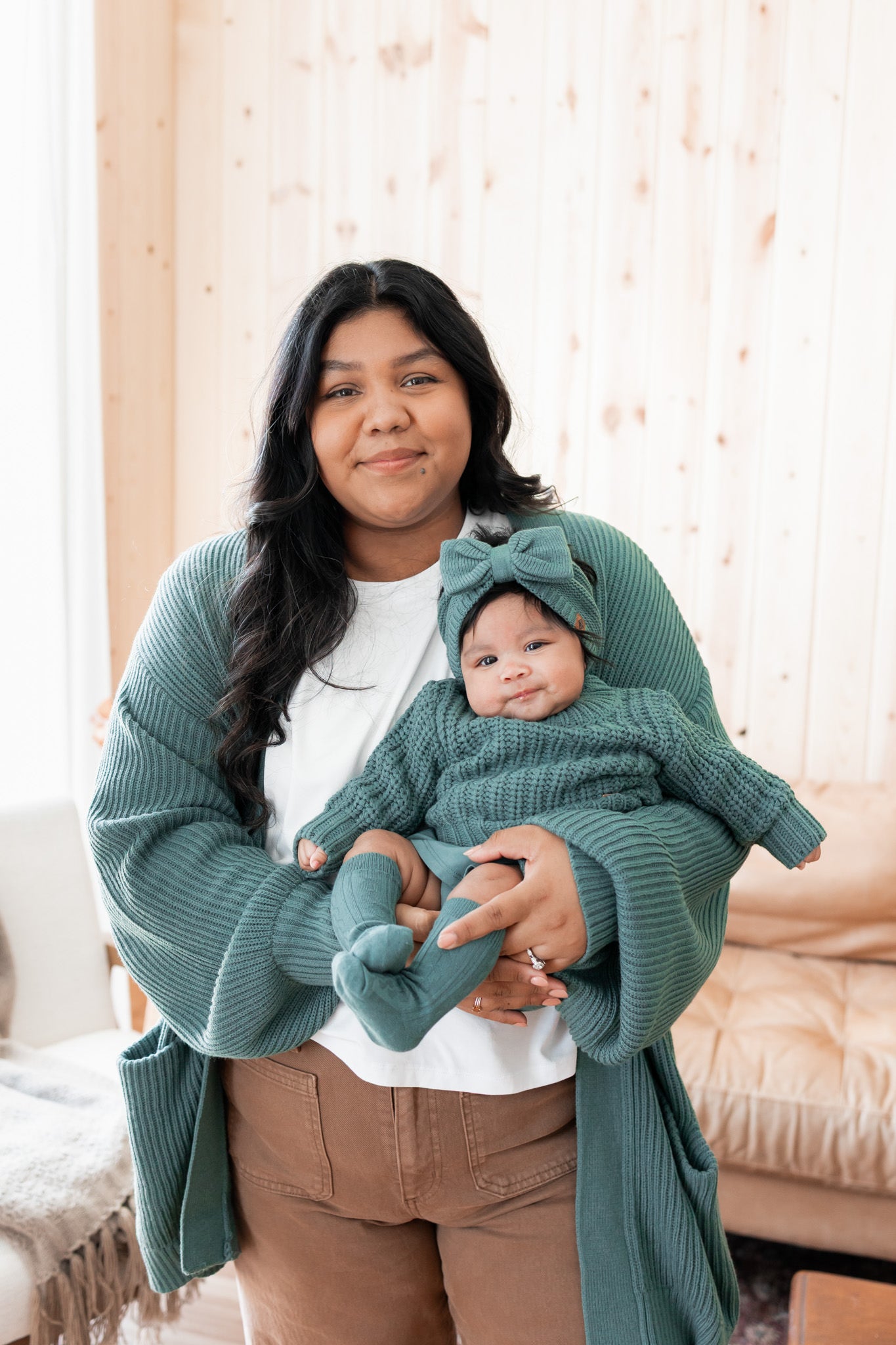 Chunky Knit Women's Oversized Cardigan in Pine - Image 6