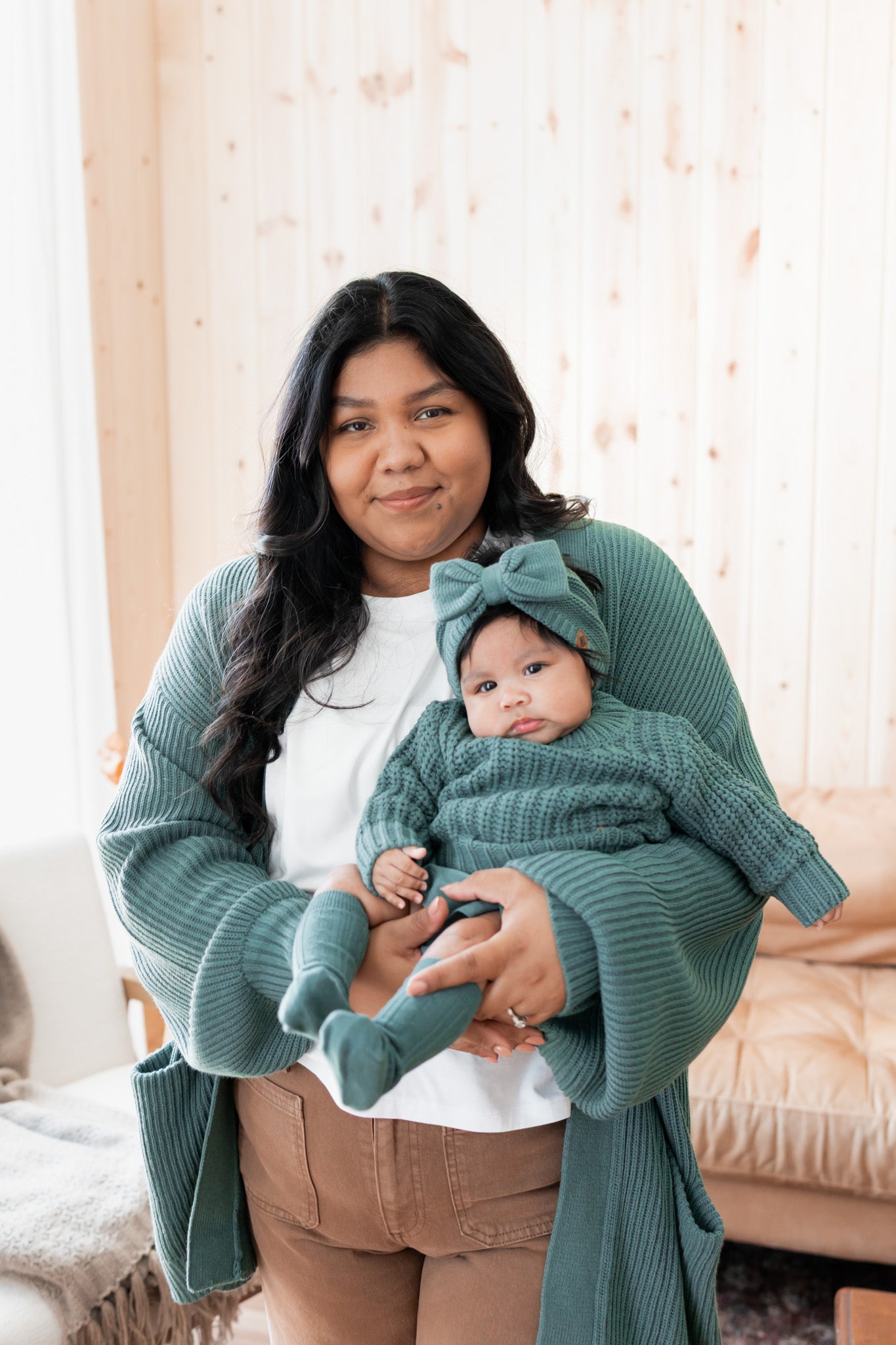 Chunky Knit Women's Oversized Cardigan in Pine - Image 8
