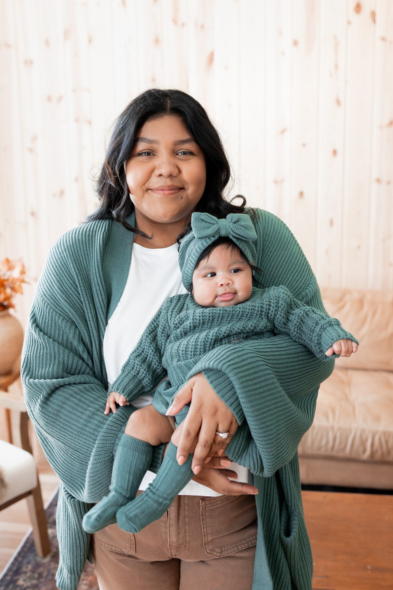 Chunky Knit Women's Oversized Cardigan in Pine - Image 7