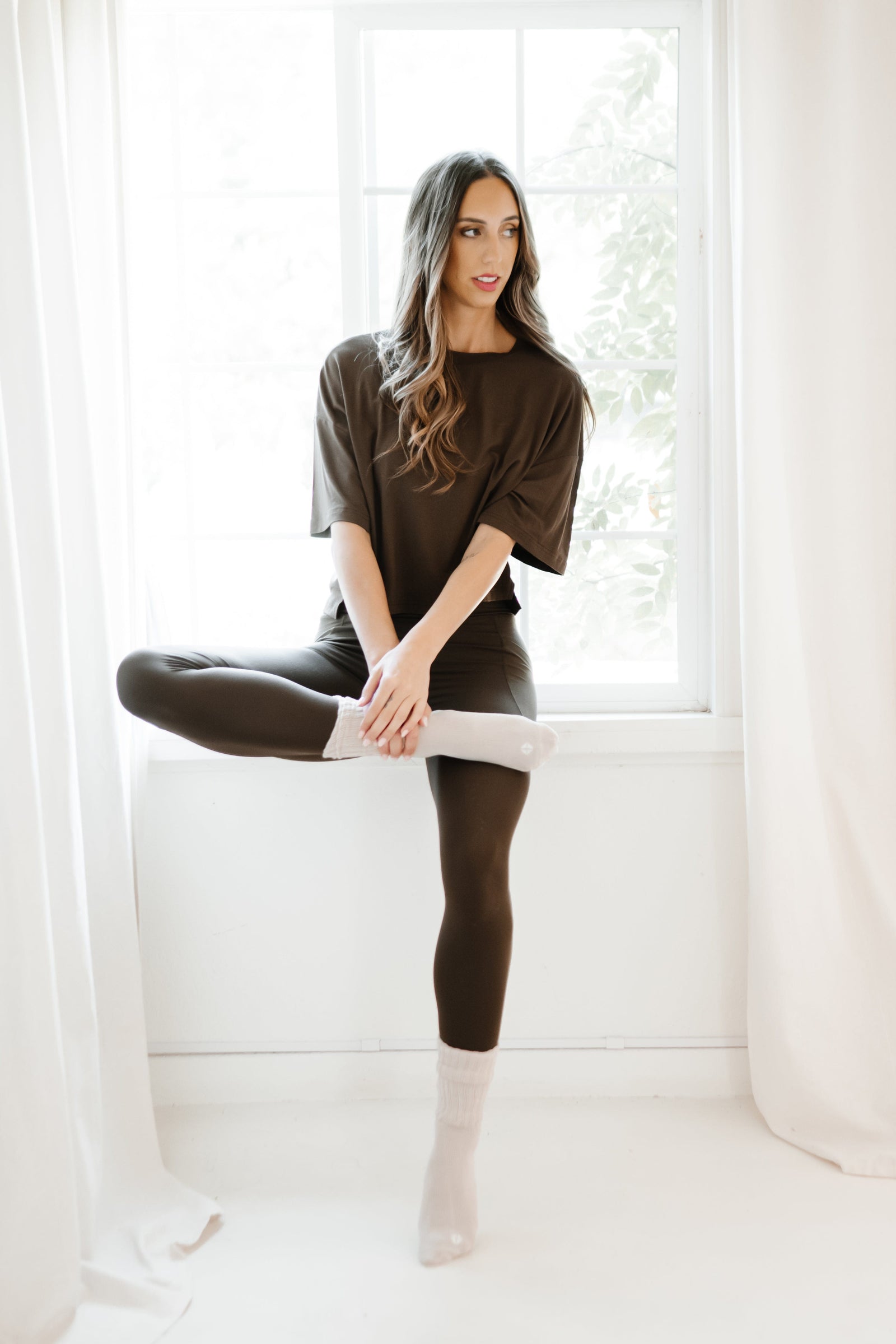 Bamboo Flex Women’s Leggings in Espresso - Image 6