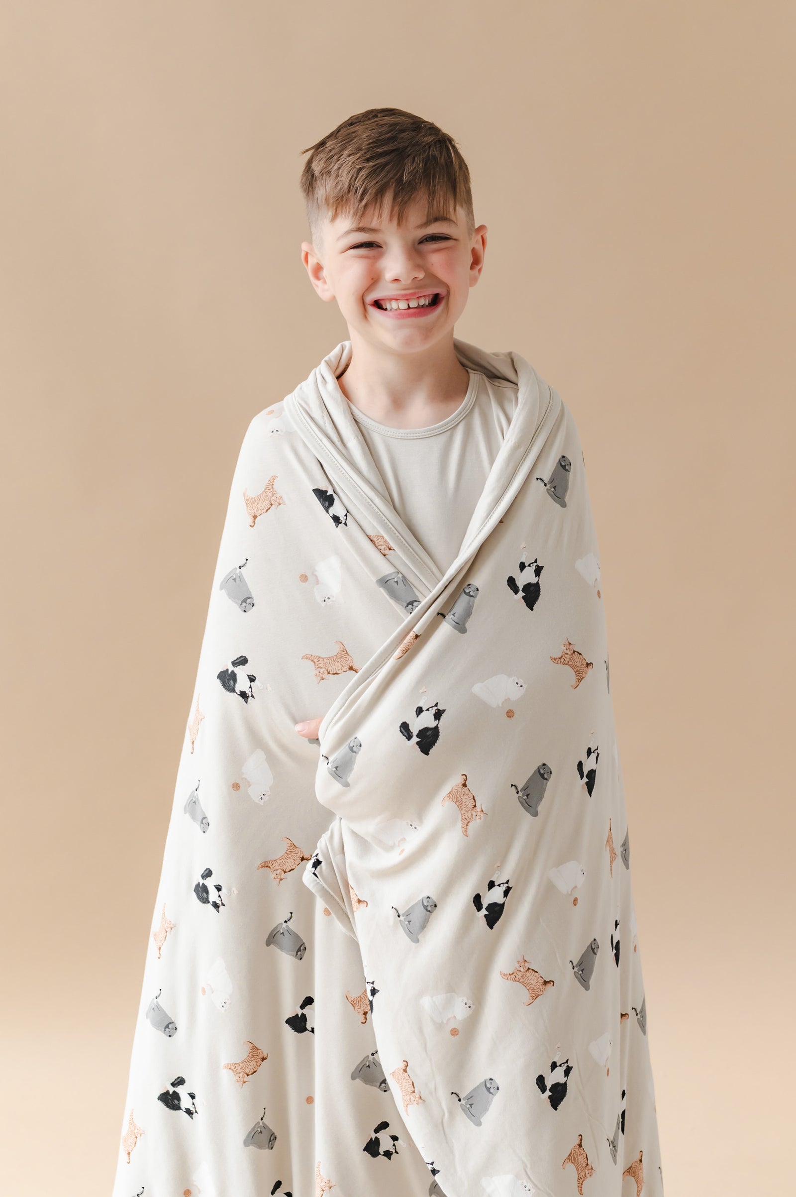 Youth Blanket in Fluffy Cat 1.0 - Image 3