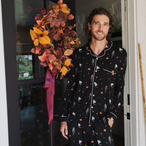 Men's Long Sleeve Pajama Set in Halloween Friends