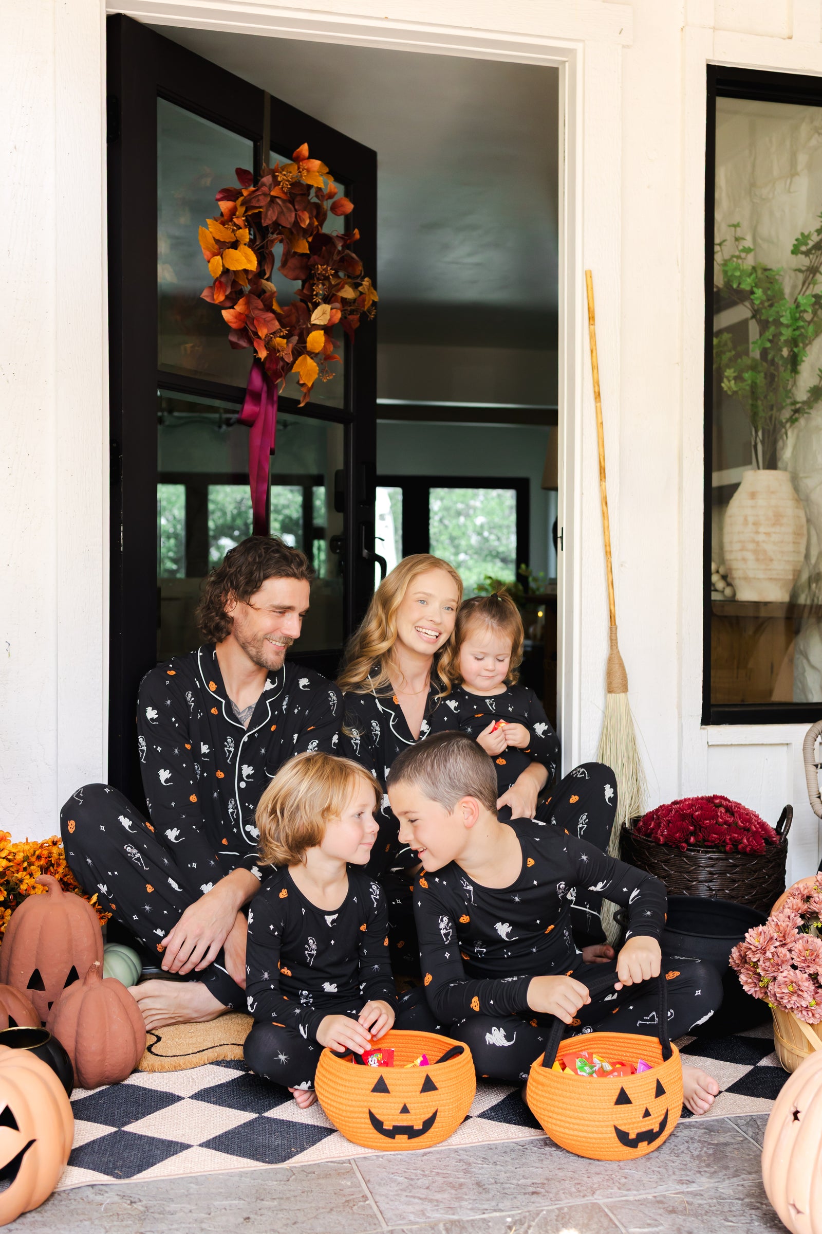 Long-Sleeved Women's Pajama Set in Halloween Friends - Image 3