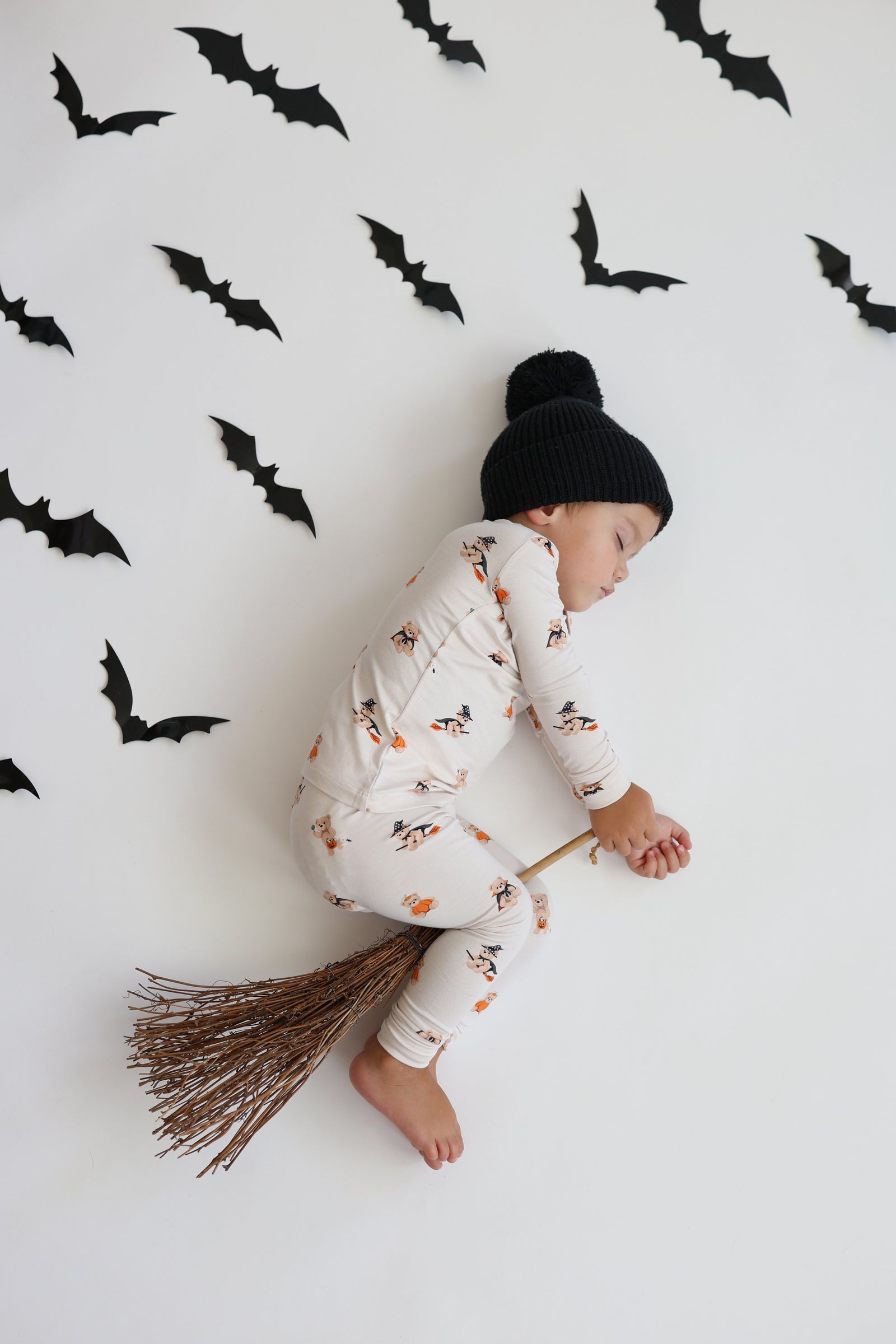 Long Sleeve Pajamas in Halloween Teddy - Image 5
