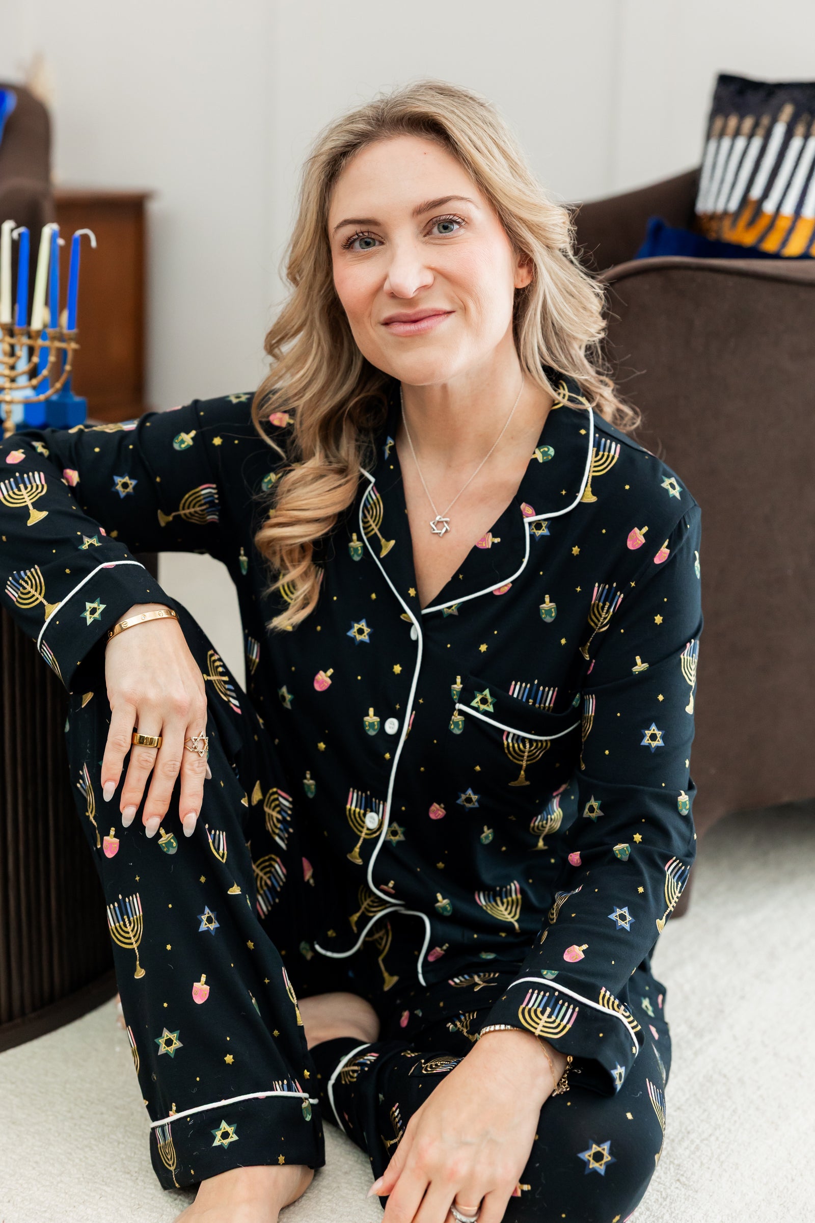Long-Sleeved Women's Pajama Set in Hanukkah Nights