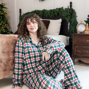 Long-Sleeved Women's Pajama Set in Holiday Plaid