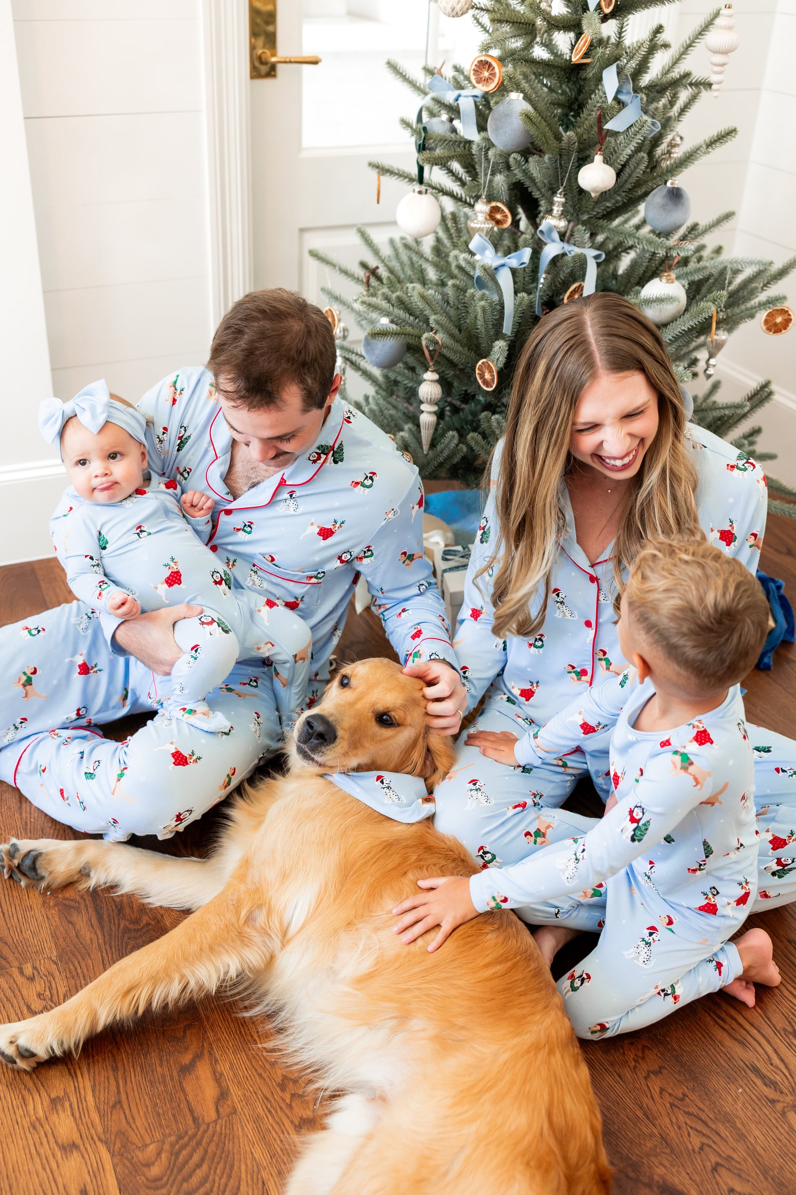 Long-Sleeved Women's Pajama Set in Holiday Pups - Image 2