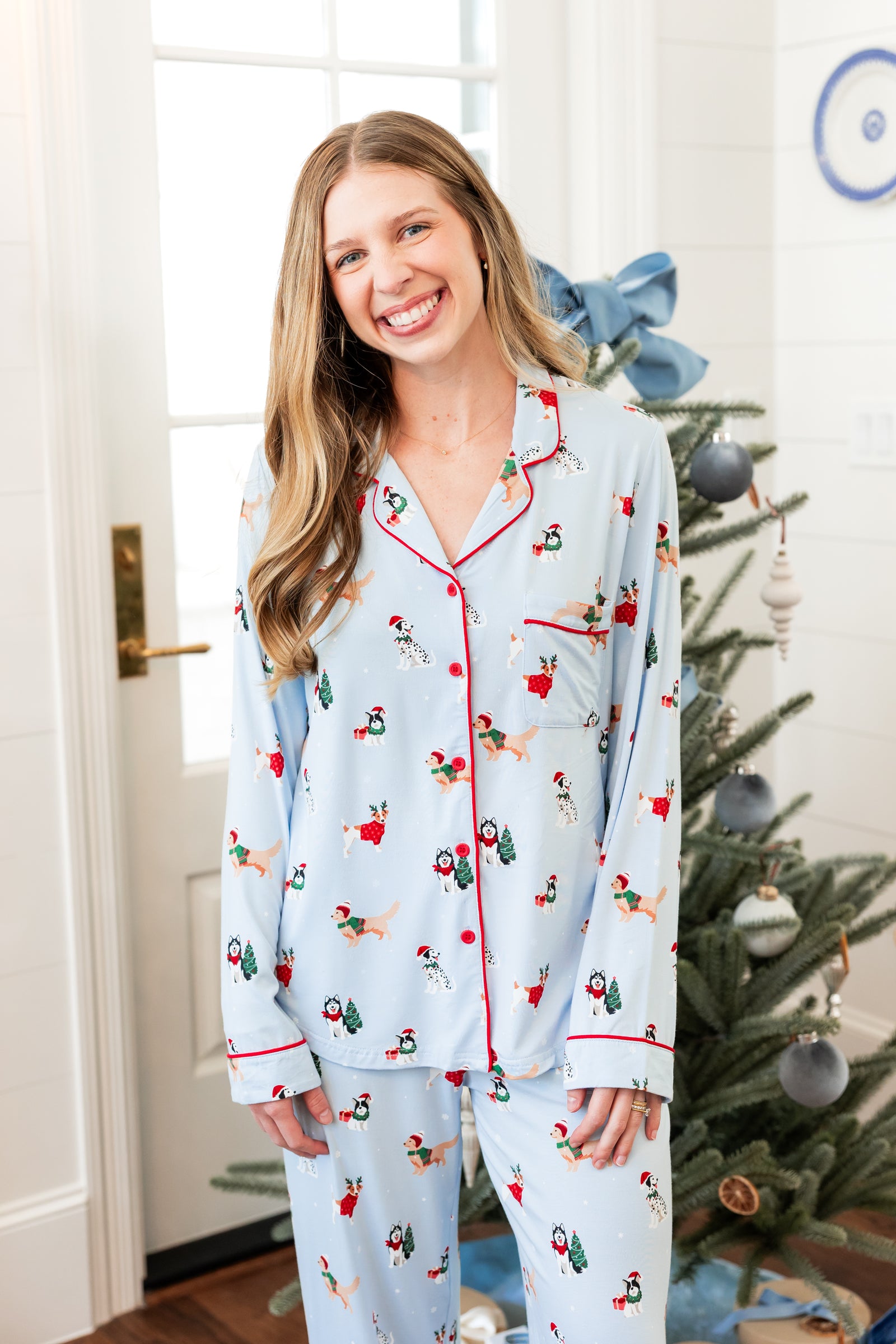 Long-Sleeved Women's Pajama Set in Holiday Pups - Image 3