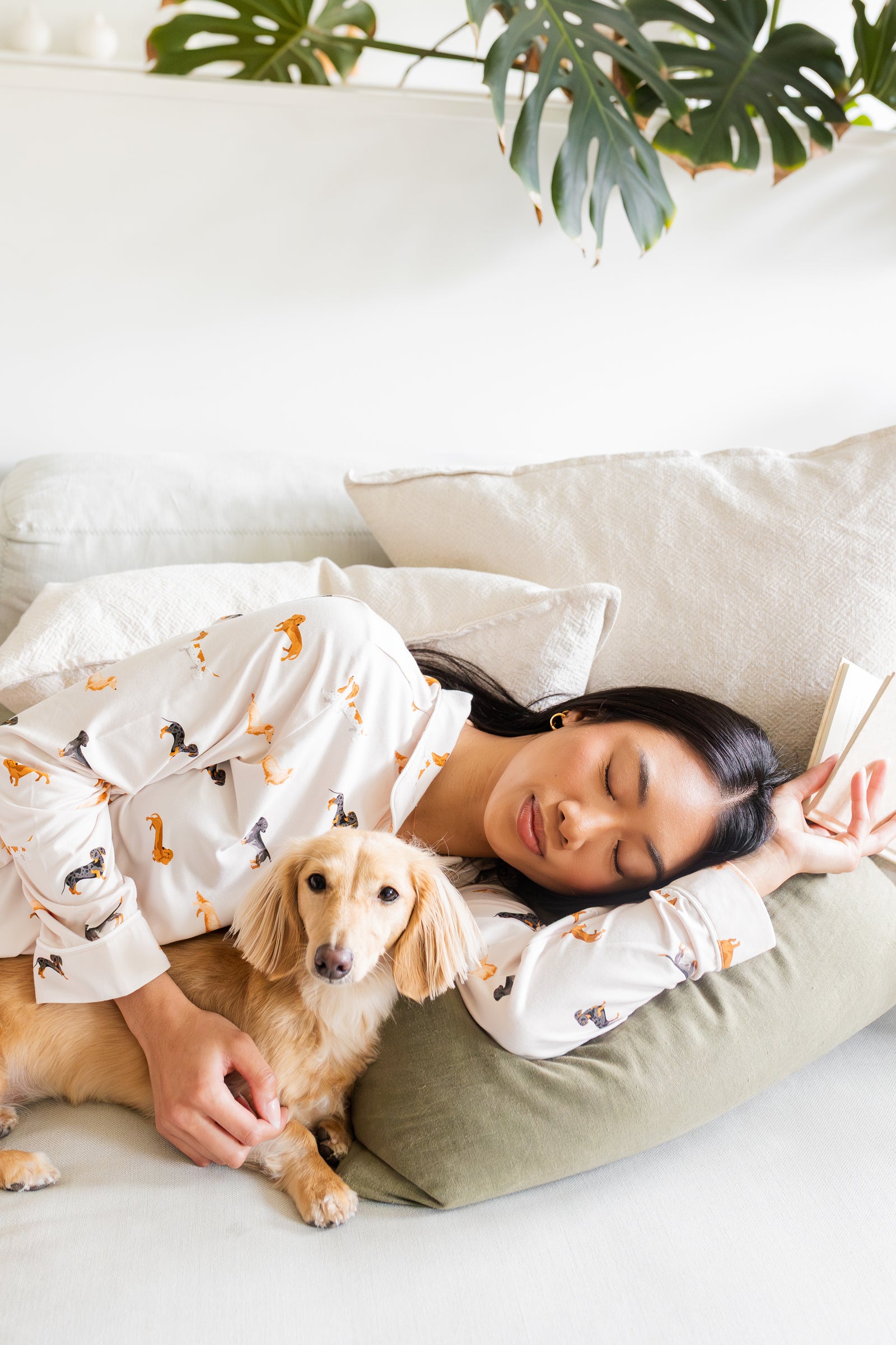 Long-Sleeved Women's Pajama Set in Dachshund - Image 4
