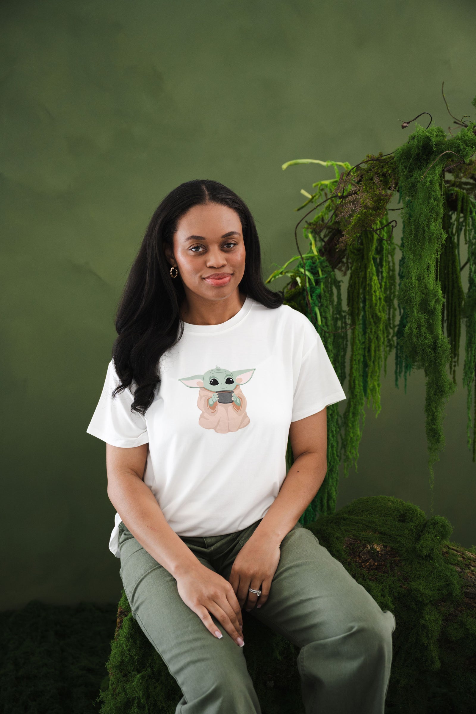 Women's Graphic Tee in The Child™ - Image 3
