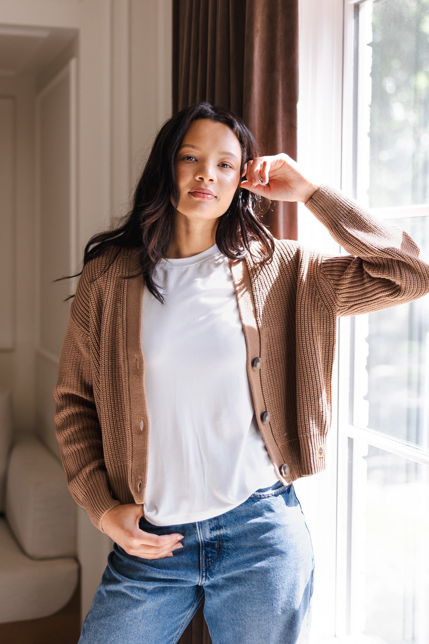 Chunky Knit Women's Cropped Cardigan in Latte - Image 2
