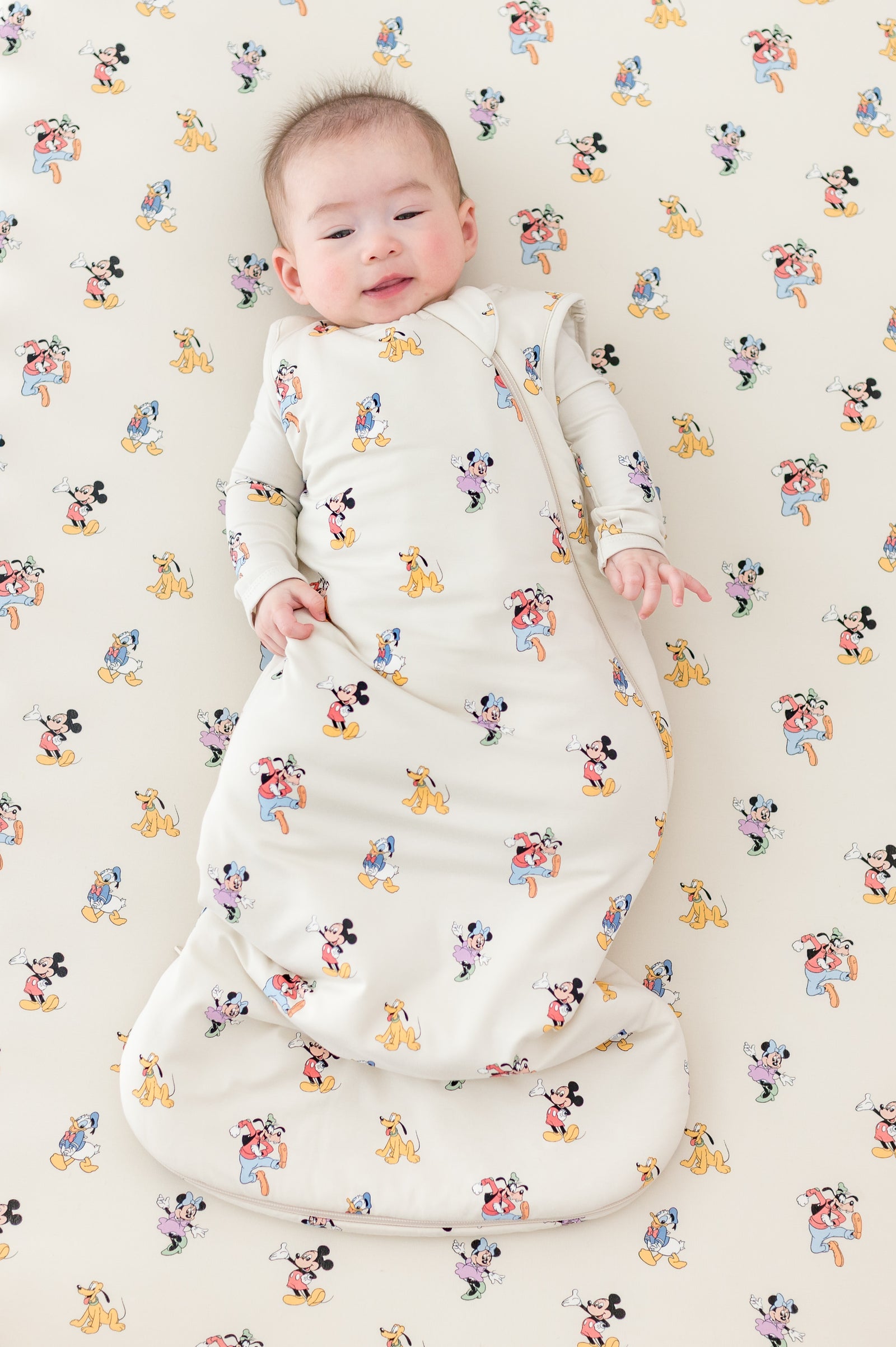 Crib Sheet in Mickey Mouse and Friends - Image 3