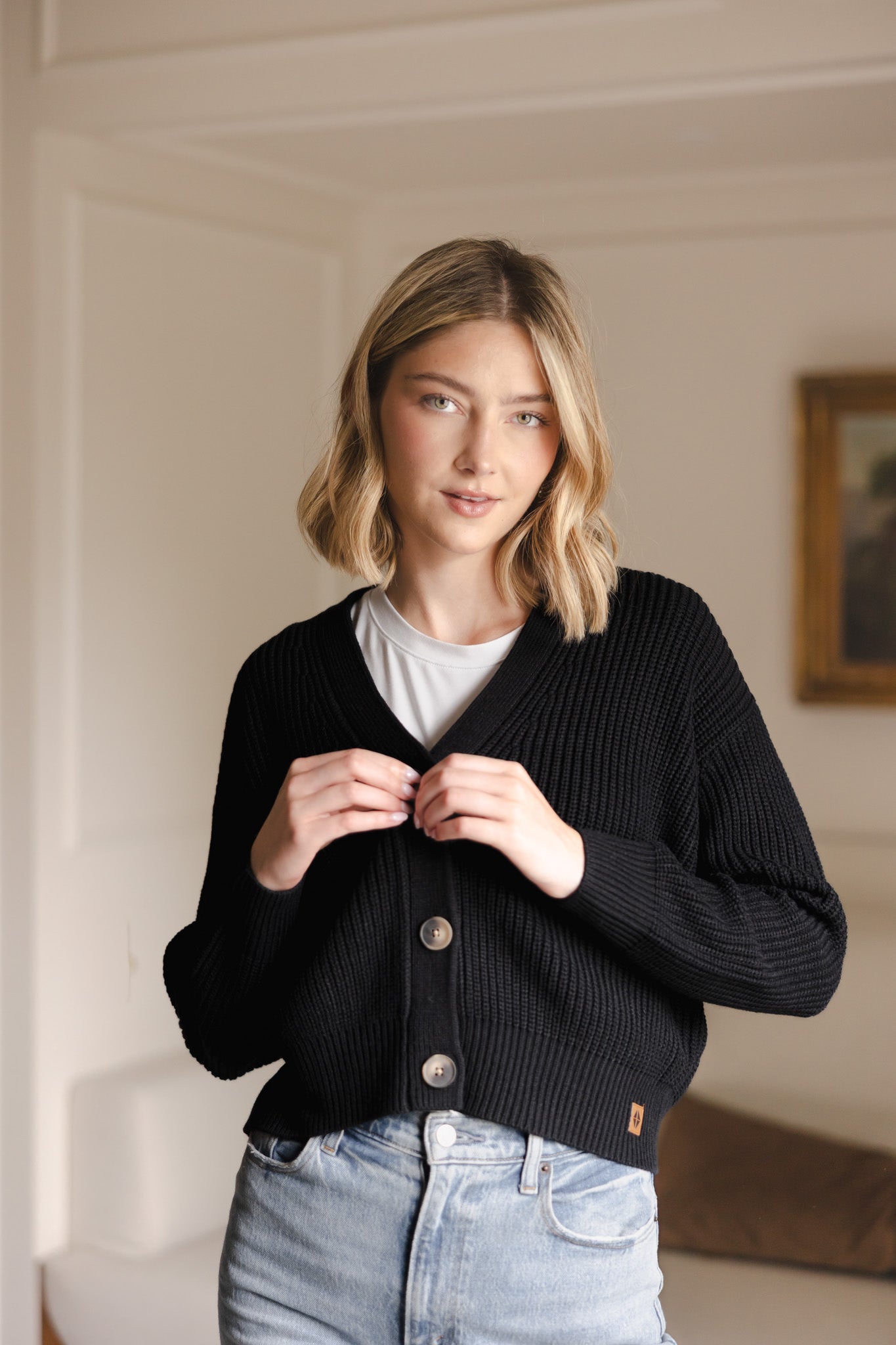 Chunky Knit Women's Cropped Cardigan in Midnight - Image 2