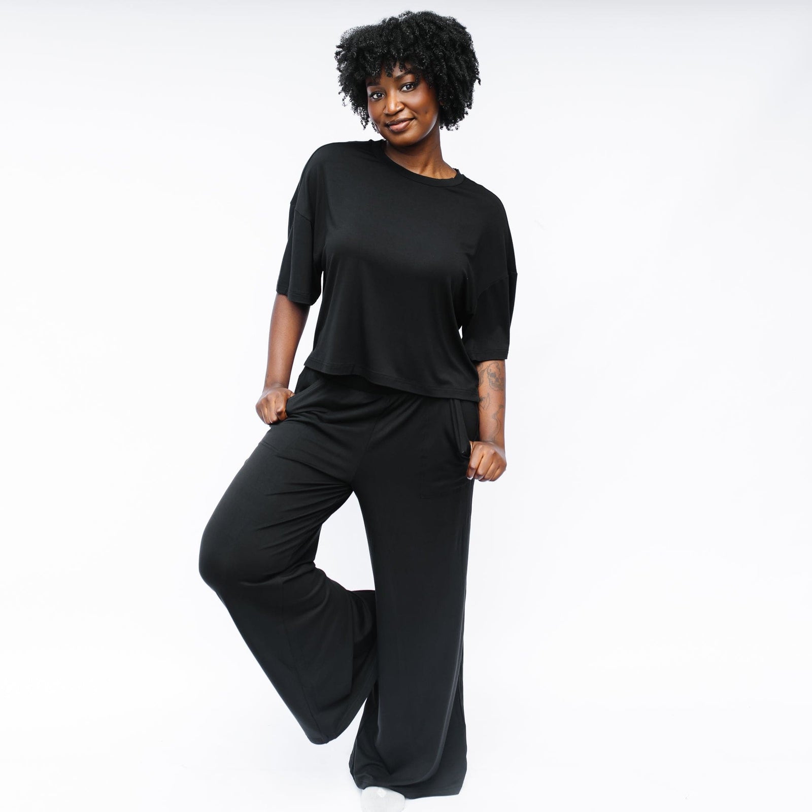 Women's Short Sleeve Boxy Tee in Midnight - Image 4