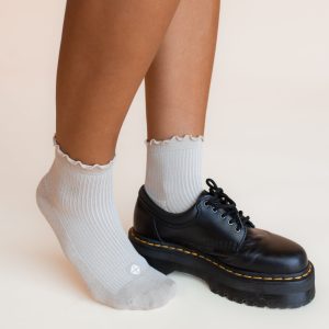 Women's Ruffle Socks in Oat