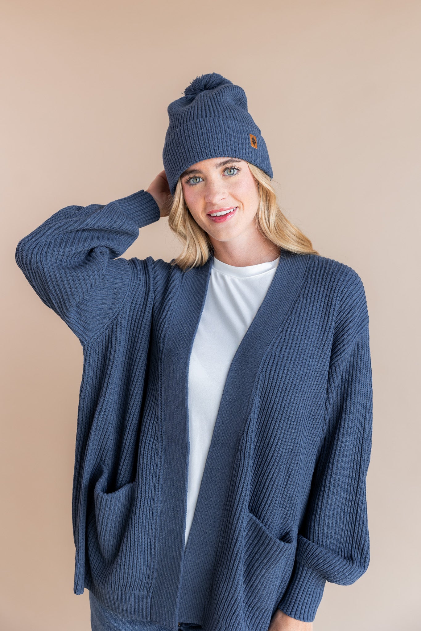 Chunky Knit Adult Pom in Oxford - Image 3