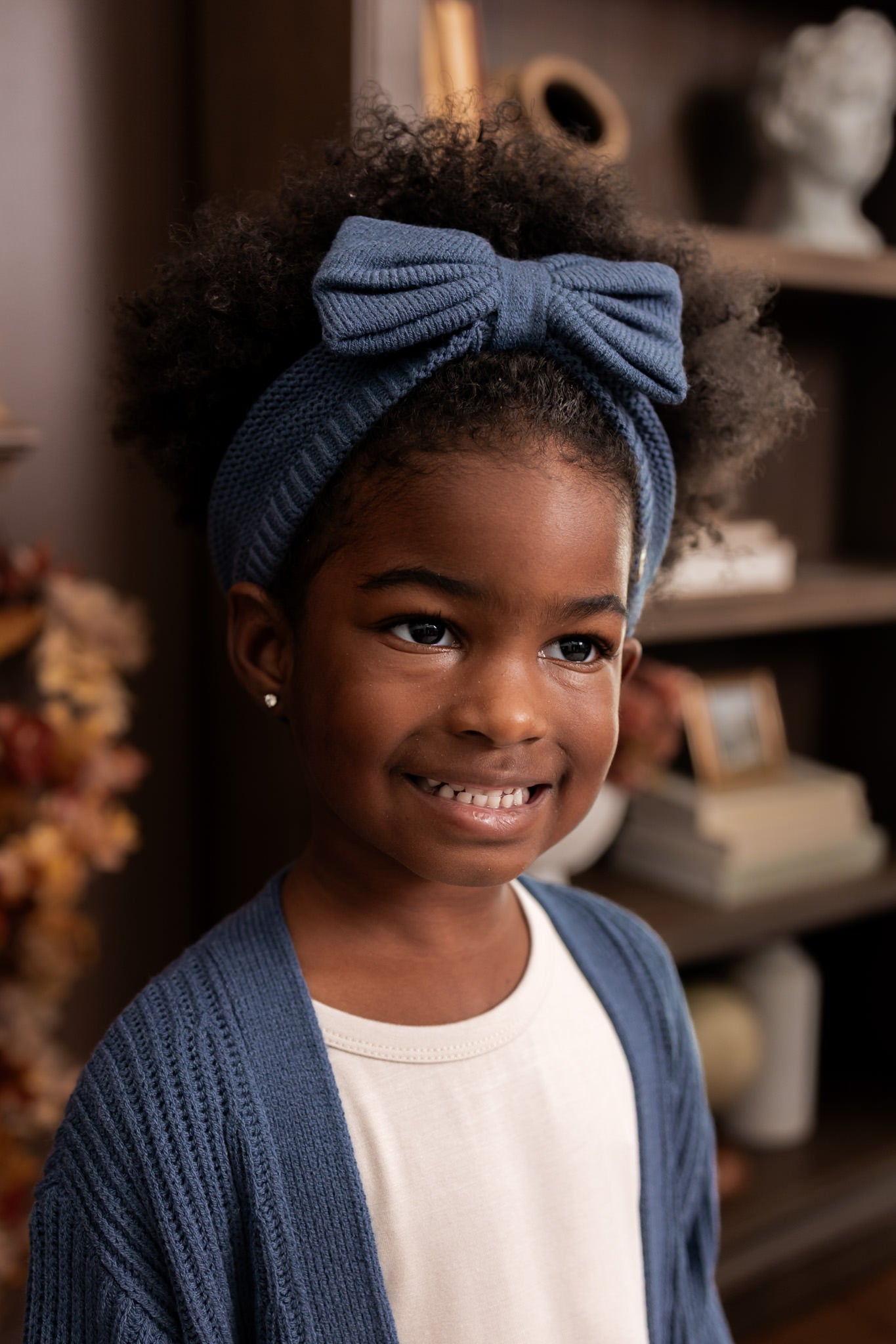 Chunky Knit Bow Headband in Oxford - Image 3