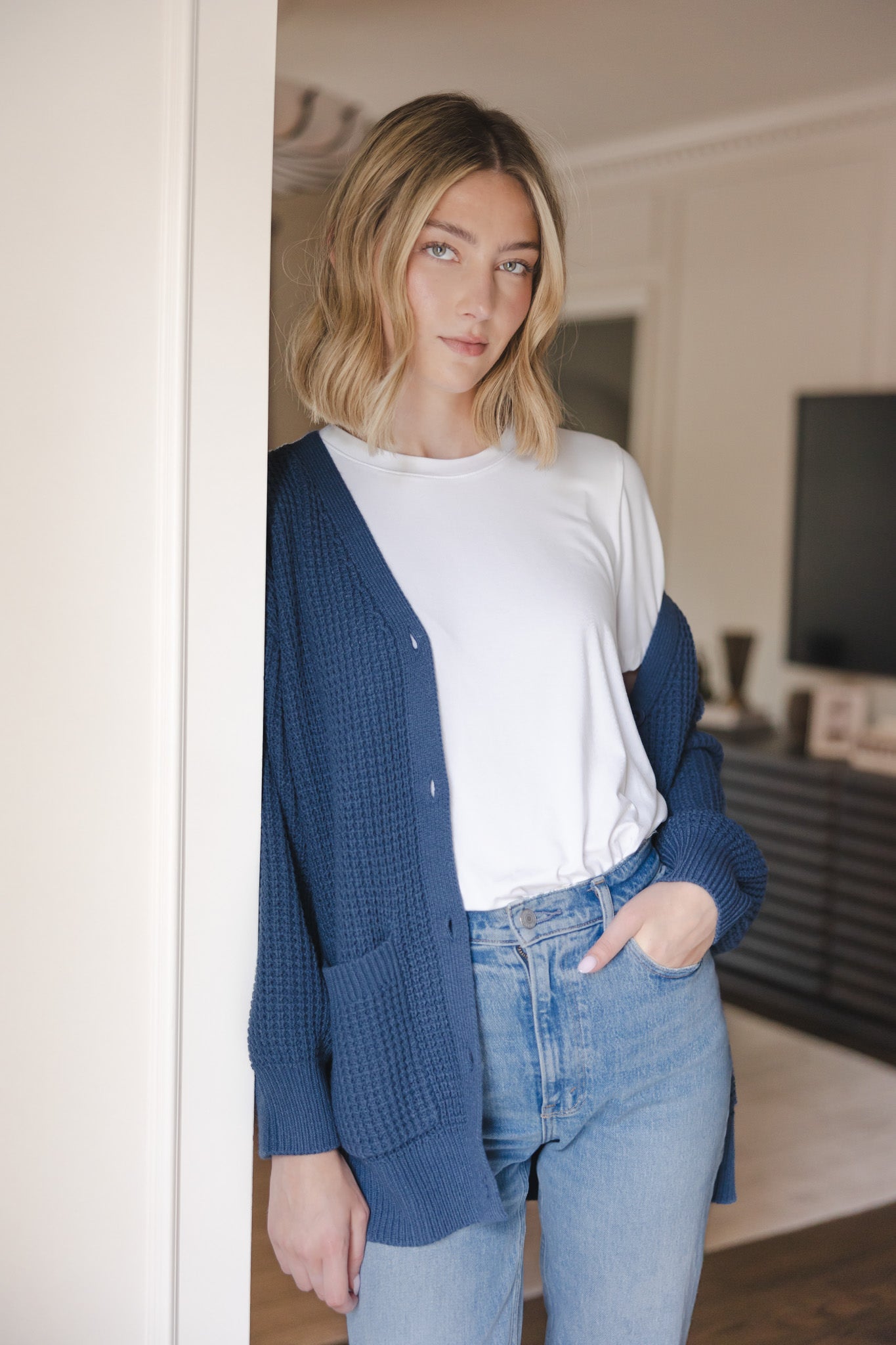 Chunky Knit Women's Waffle Cardigan in Oxford - Image 3