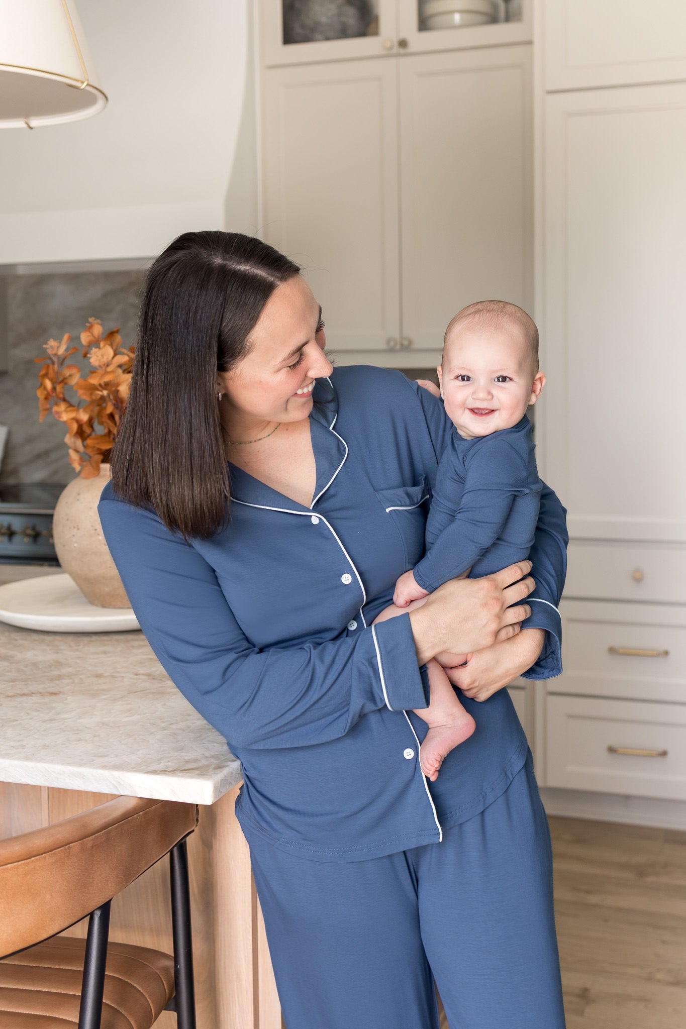 Long-Sleeved Women's Pajama Set in Oxford - Image 2