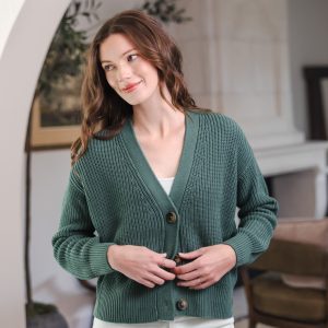 Chunky Knit Women's Cropped Cardigan in Pine