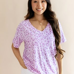 Women's Oversized V-Neck Tee in Thistle Leopard