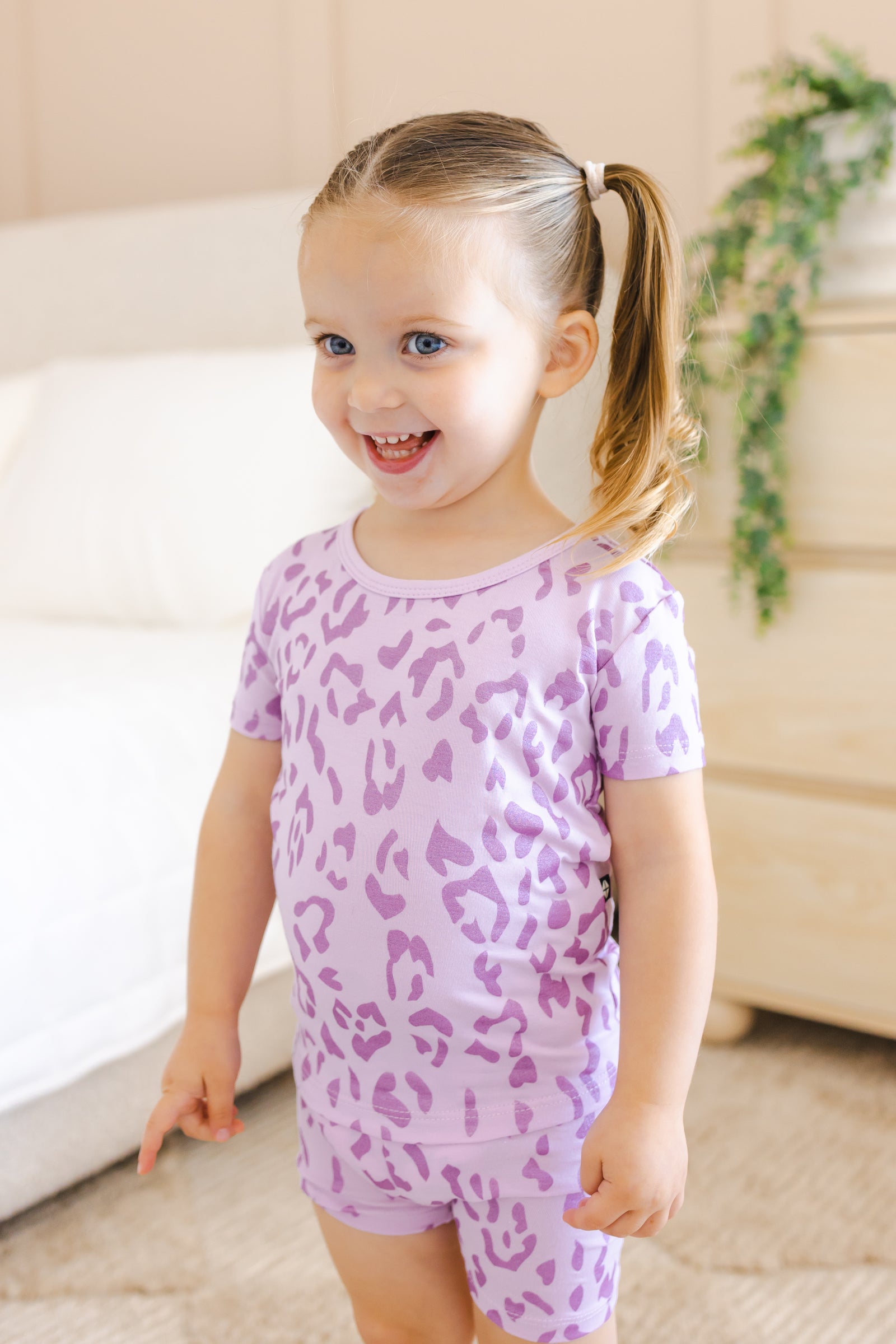 Short Sleeve Pajamas in Thistle Leopard - Image 3