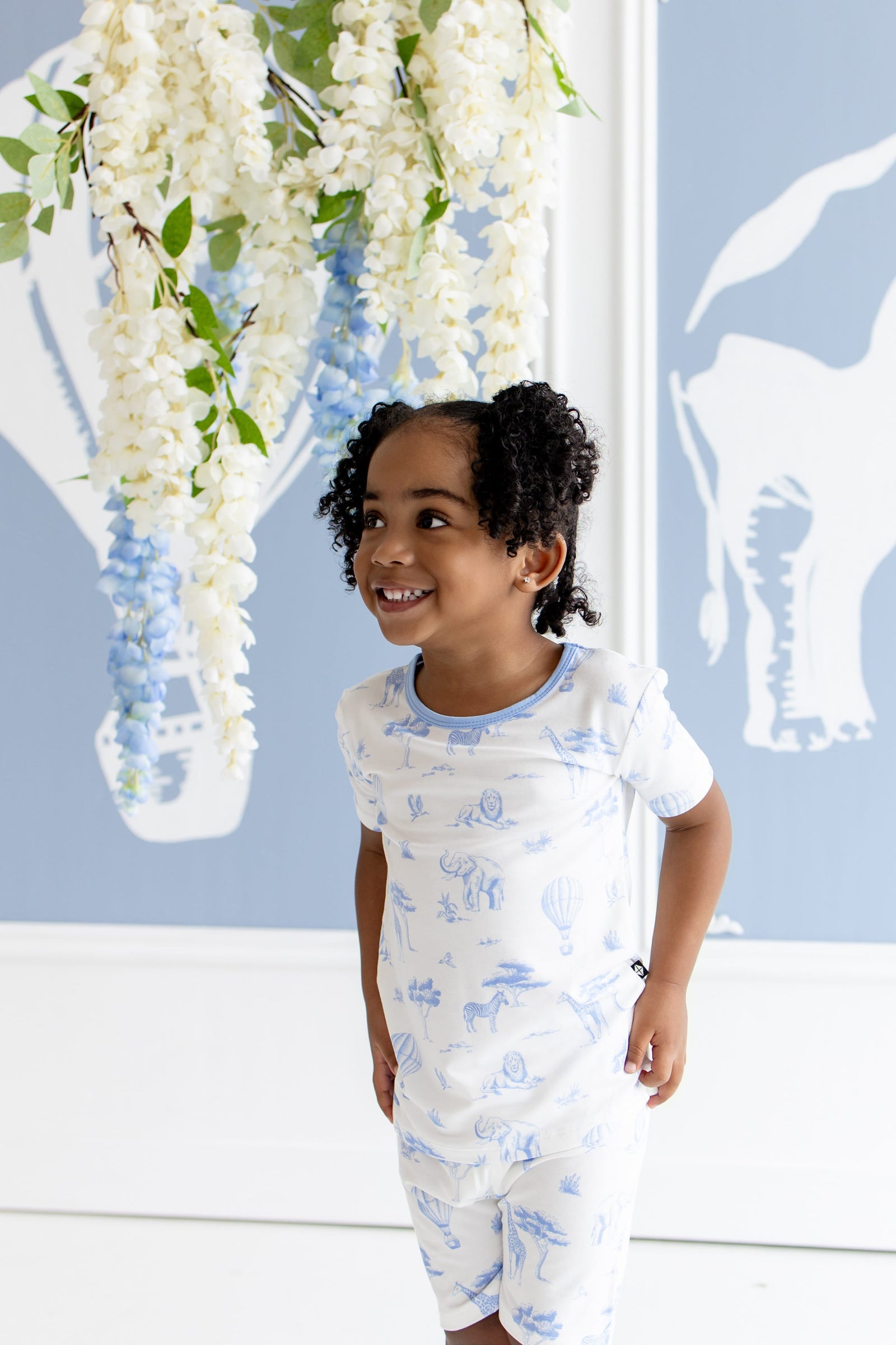 Short Sleeve Pajamas in Toile Safari - Image 3