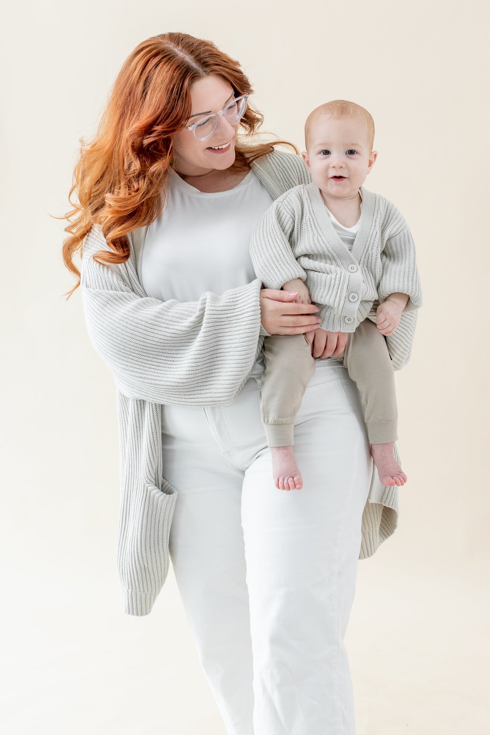 Chunky Knit Women's Oversized Cardigan in Oat - Image 4