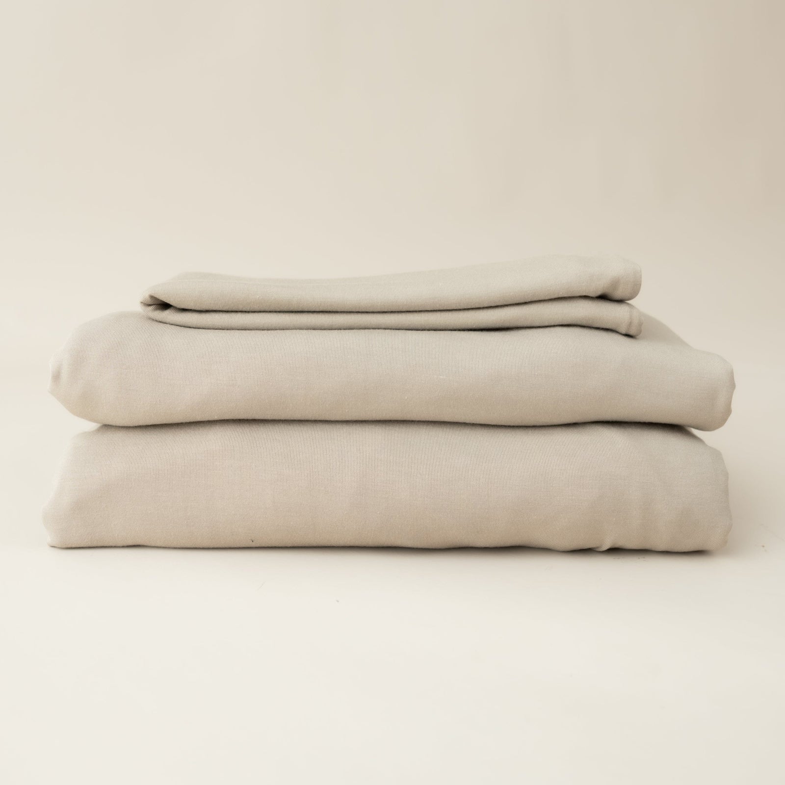 Fitted Sheet with Pillowcases in Almond - Image 4