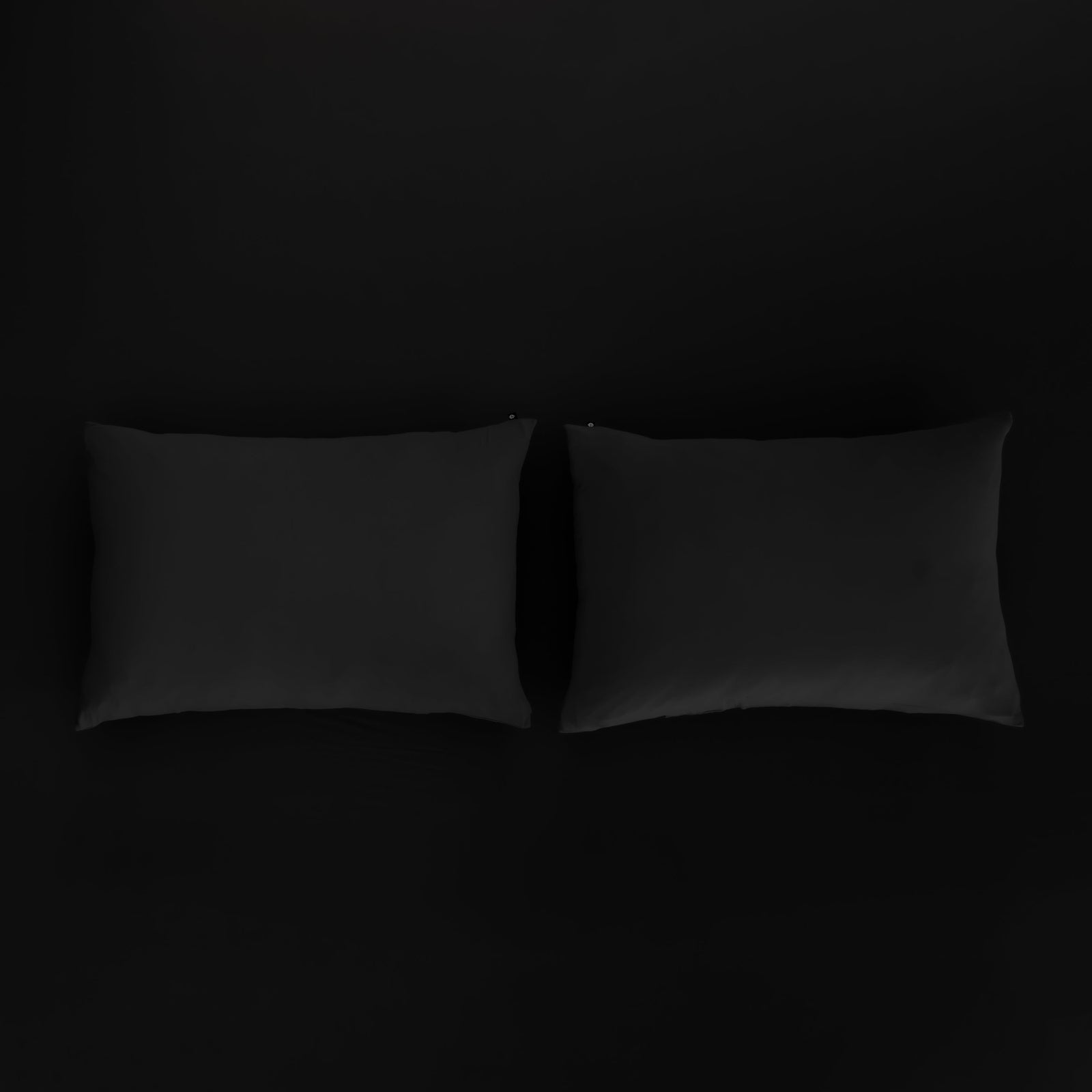 Fitted Sheet with Pillowcases in Midnight - Image 5