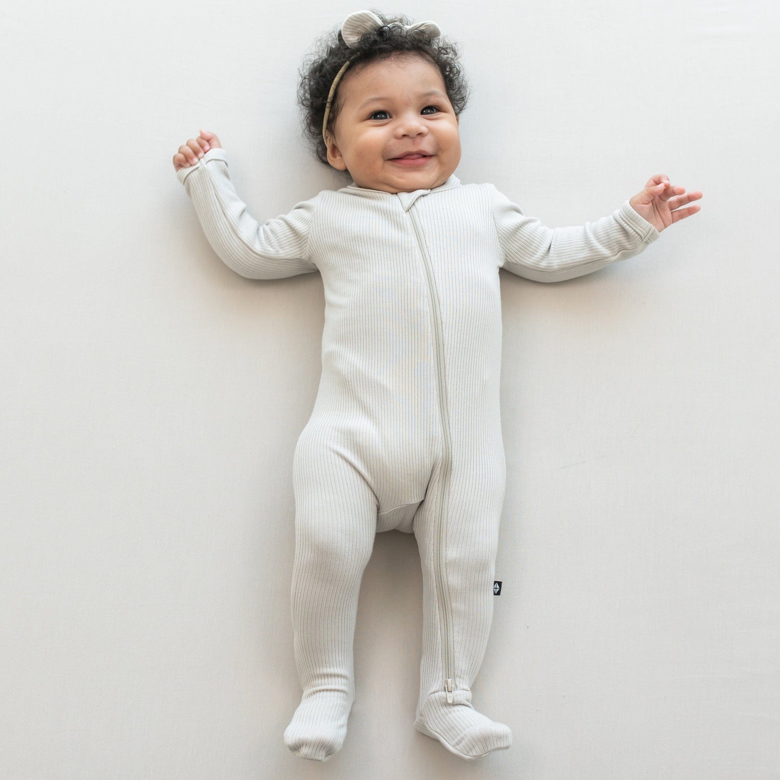 Ribbed Zipper Footie in Oat - Image 4