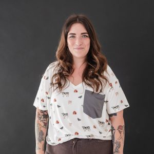 Women's Oversized V-Neck Tee in Farm
